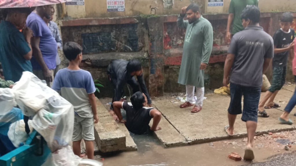 চট্টগ্রামে ফের উন্মুক্ত নালায় পড়ে প্রাণ গেল শিশুর চট্টগ্রামে ফের উন্মুক্ত নালায় পড়ে প্রাণ গেল শিশুর