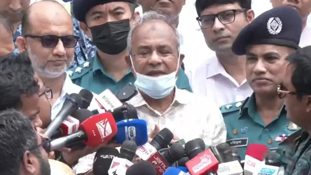 মালয়েশিয়া থেকে ফেরত আসা কেউ জঙ্গি নয় : স্বরাষ্ট্র উপদেষ্টা মালয়েশিয়া থেকে ফেরত আসা কেউ জঙ্গি নয় : স্বরাষ্ট্র উপদেষ্টা