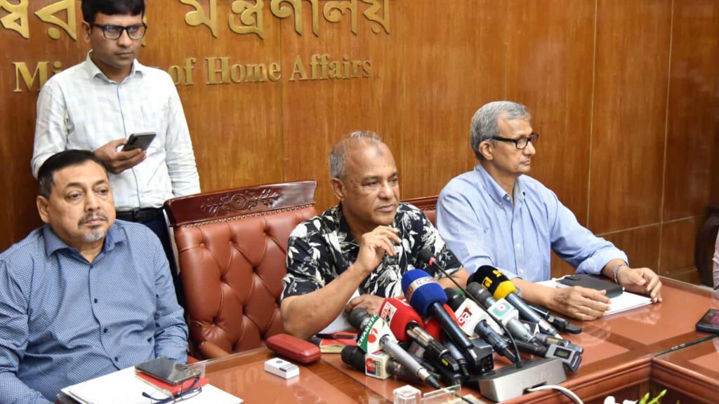 গোপালগঞ্জের ঘটনায় গণগ্রেপ্তার হচ্ছে না : স্বরাষ্ট্র উপদেষ্টা গোপালগঞ্জের ঘটনায় গণগ্রেপ্তার হচ্ছে না : স্বরাষ্ট্র উপদেষ্টা
