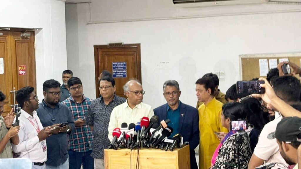 ডাকসু নির্বাচন : মনোনয়ন ফরম সংগ্রহ করলেন ৬৫৮ জন