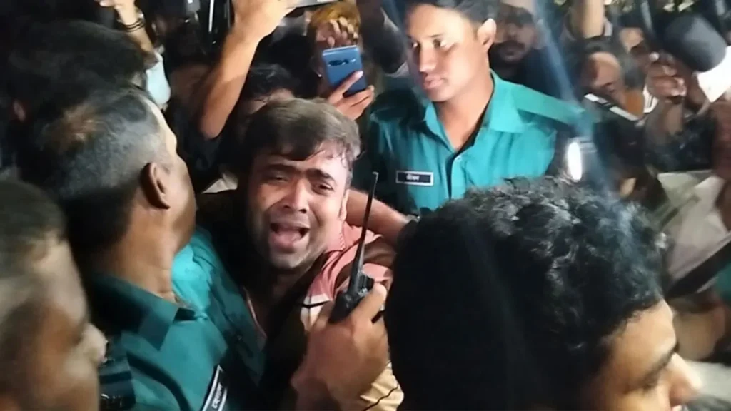 ধানমন্ডি ৩২-এ গত রাতে যা ঘটল চারজন আটক