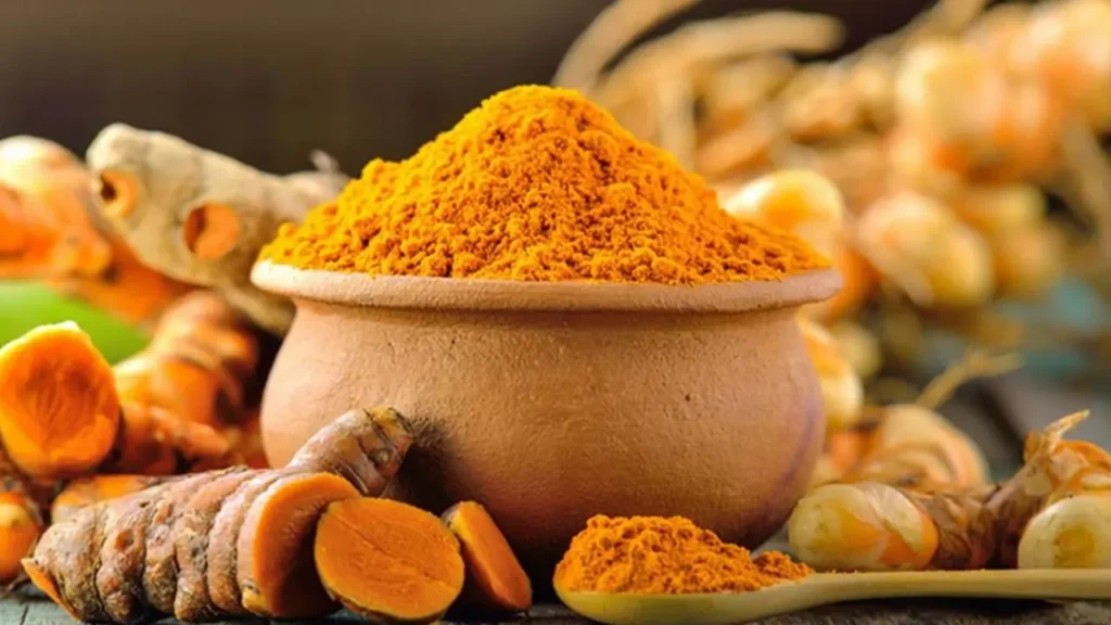 টানা এক মাস হলুদ খেলে শরীরে যে পরিবর্তন আসবে