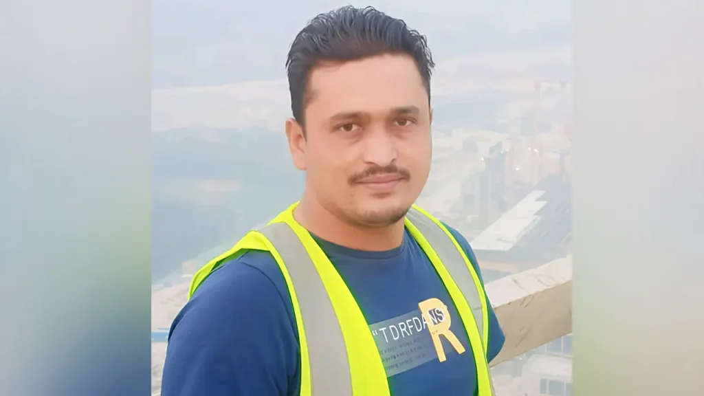 যুবককে ডেকে এনে ৪ খণ্ড, মিলাদ পড়ান দম্পতি