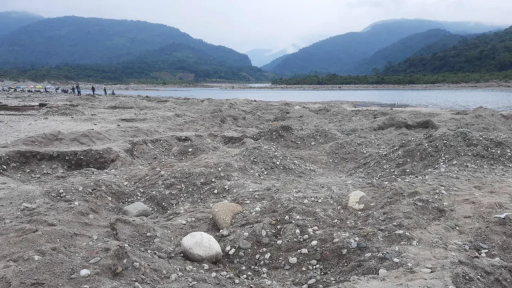 সাদাপাথর লুট, এবার তদন্তে মন্ত্রীপরিষদ বিভাগ