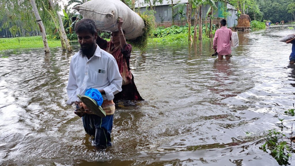 তিস্তার পানি বিপৎসীমার ওপরে, লালমনিরহাটে ২০ হাজার মানুষ পানিবন্দি তিস্তার পানি বিপৎসীমার ওপরে, লালমনিরহাটে ২০ হাজার মানুষ পানিবন্দি