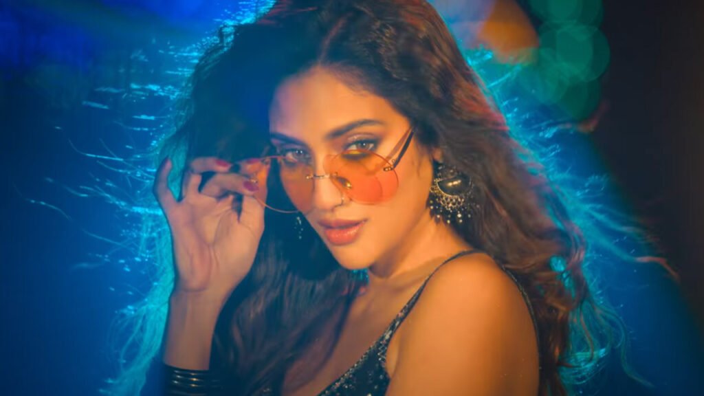 আইটেম গানে ঝড় তুললেন নুসরাত জাহান আইটেম গানে ঝড় তুললেন নুসরাত জাহান