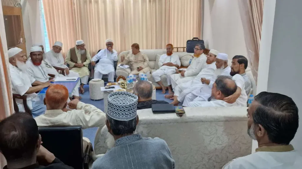 জামায়াত নেতাদের জরুরি বৈঠক জামায়াত নেতাদের জরুরি বৈঠক