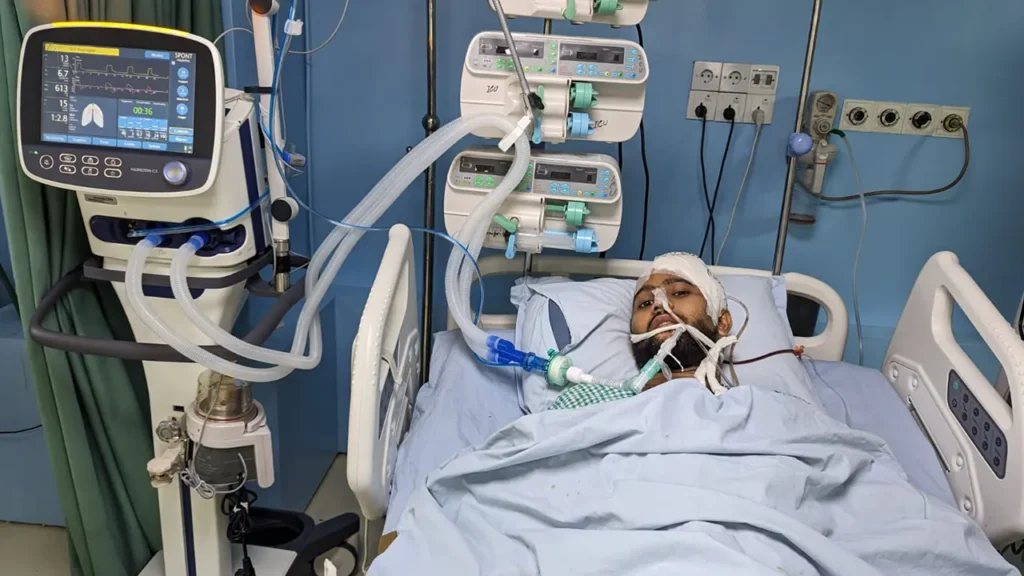 চবিতে সংঘর্ষ : হাসপাতালে ভর্তি ১২ শিক্ষার্থী, দুজন লাইফ সাপোর্টে