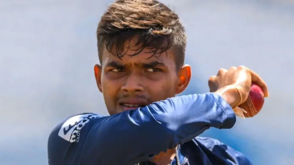 ম্যাচ চলাকালীন হৃদরোগে লঙ্কান ক্রিকেটারের বাবার মৃত্যু