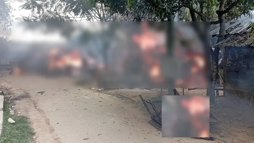 খাগড়াছড়িতে অবরোধের মধ্যে মোটরসাইকেল ও বাড়ি-ঘরে অগ্নিসংযোগ খাগড়াছড়িতে অবরোধের মধ্যে মোটরসাইকেল ও বাড়ি-ঘরে অগ্নিসংযোগ