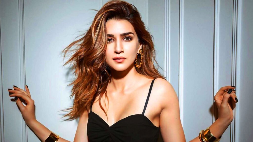 বলিউডের লিঙ্গ বৈষম্য নিয়ে ফের সরব হলেন কৃতি