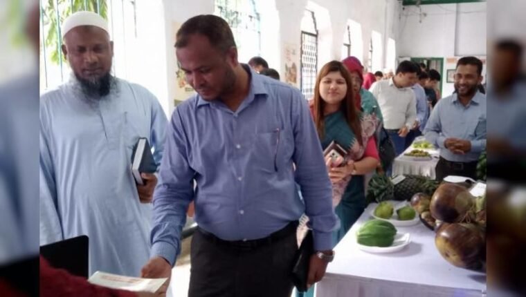 ময়মনসিংহে তিন দিনব্যাপী জাতীয় ফলমেলা শুরু, উদ্বোধন করলেন জেলা প্রশাসক