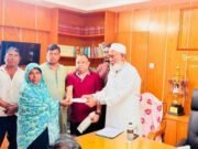 গোপালপুরে ক্ষতিগ্রস্ত পরিবারের মাঝে ঢেউটিন ও গৃহনির্মাণ অনুদানের চেক বিতরণ