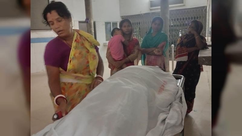 বিয়ে বাড়ির আলোকসজ্জার বিদ্যুতের তারে স্পৃষ্ট হয়ে একজনের মৃত্যু