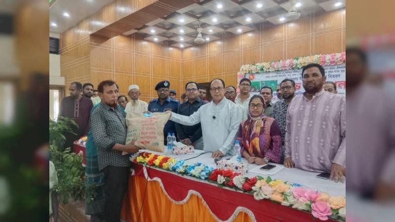 বুড়িচংয়ে ৩ হাজার ৩৩০ কৃষকের মাঝে কৃষি প্রণোদনা বিতরণ কর্মসূচির উদ্বোধন