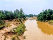 ঝিনাইগাতীর মহারশি নদীতে আজো নির্মাণ করা হয়নি বেড়িবাঁধ
