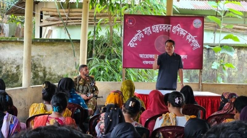 খাগড়াছড়িতে সেনাবাহিনীর উদ্যোগে কৃষকদের কম্পোস্ট সার প্রস্তুতকরণ প্রশিক্ষণ