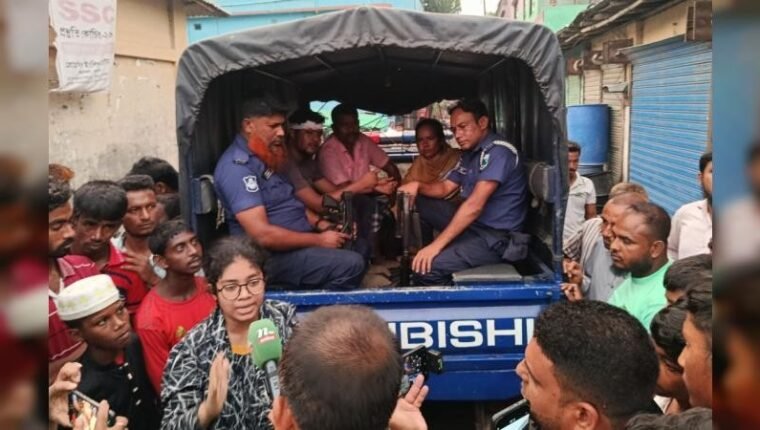 শেরপুরে ছেলেসহ মাদক কারবারি দম্পতি আটক: এলাকাবাসীর গণধোলাই, চাইনিজ কুড়াল উদ্ধার