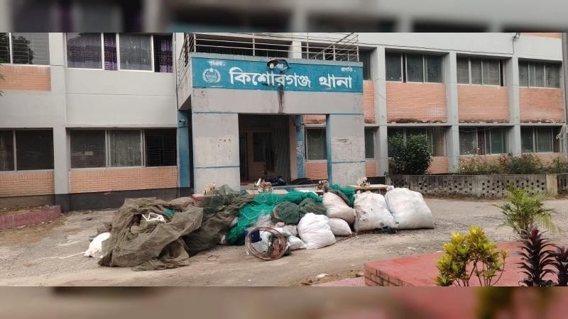 অবৈধ চায়না জাল তৈরির কারখানায় অভিযান: প্রায় ৪৪ লক্ষ টাকার জাল উদ্ধার
