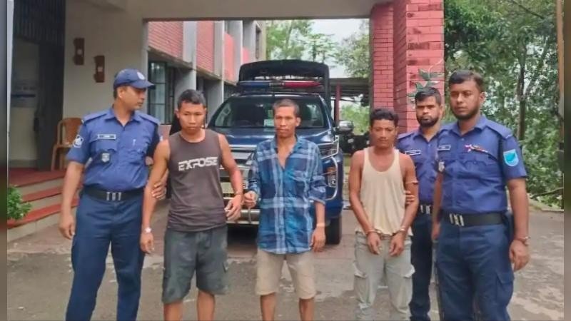 খাগড়াছড়িতে ৩ ইউপিডিএফ সদস্য আটক, অস্ত্র উদ্ধার