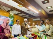 গোপালপুরে কৃষি প্রণোদনার বীজ, সার ও গাছের চারা বিতরণ