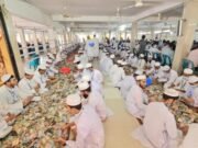সাড়ে ৩ ঘন্টা গণনা করে পাওয়া গেল ১০ কোটি টাকা, এখনো চলছে গণনা
