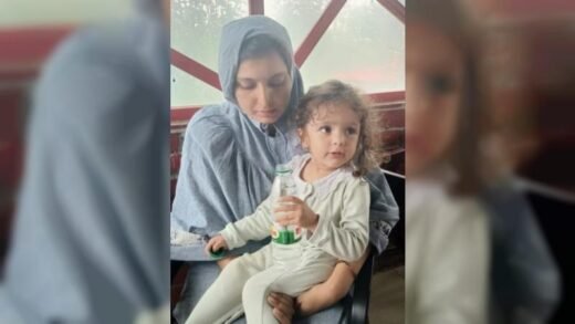 রেস্টুরেন্টে ফেলে যাওয়া পাকিস্তানি শিশুকে পরিবারের কাছে হস্তান্তর