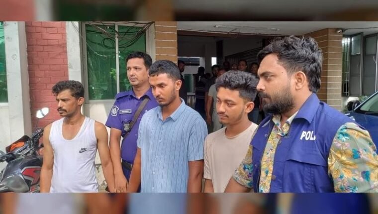 কুমিল্লা নগরীতে স্কুলছাত্র গুলিবিদ্ধের ঘটনায় বিদেশি পিস্তল ও গুলিসহ গ্রেফতার ৪