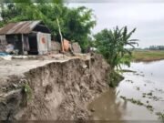 তিস্তার পানি বিপৎসীমা ছুঁই ছুঁই, ভাঙনে নিঃস্ব শতাধিক পরিবার