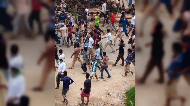 ব্রাহ্মণবাড়িয়ায় সুদের টাকা নিয়ে তৃতীয় দিনের মতো সংঘর্ষ চলছে