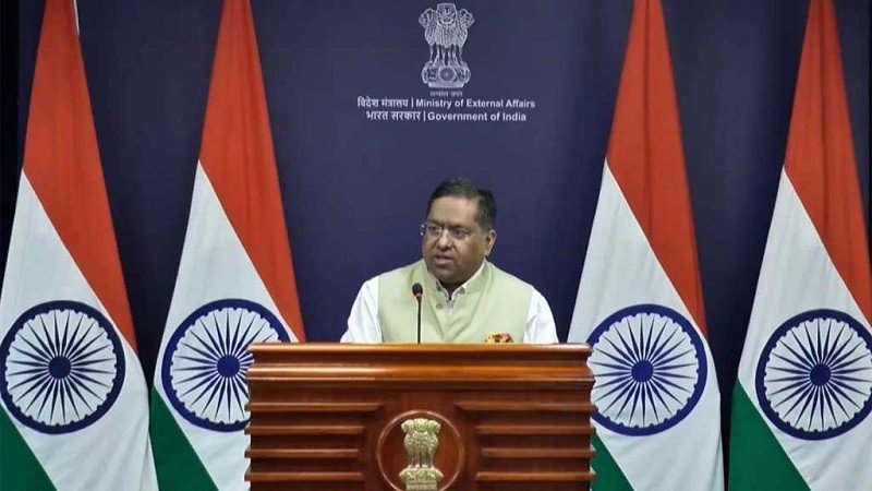 প্রধানমন্ত্রীর উপদেষ্টাকে হেনস্তার ব্যাখ্যা দিল ভারত