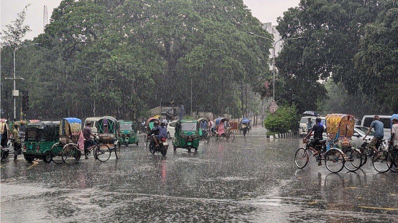 দেশজুড়ে ঝড়-বৃষ্টি হতে পারে ১০ দিন, ৪ বিভাগে ভারী বর্ষণের আশঙ্কা