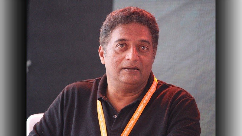 আইনি বিপাকে অভিনেতা প্রকাশ রাজ
