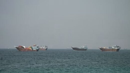 হরমুজে বাণিজ্যিক জাহাজে হামলা চালাল ইরান, জাতিসংঘের উদ্ধার অভিযান বন্ধ
