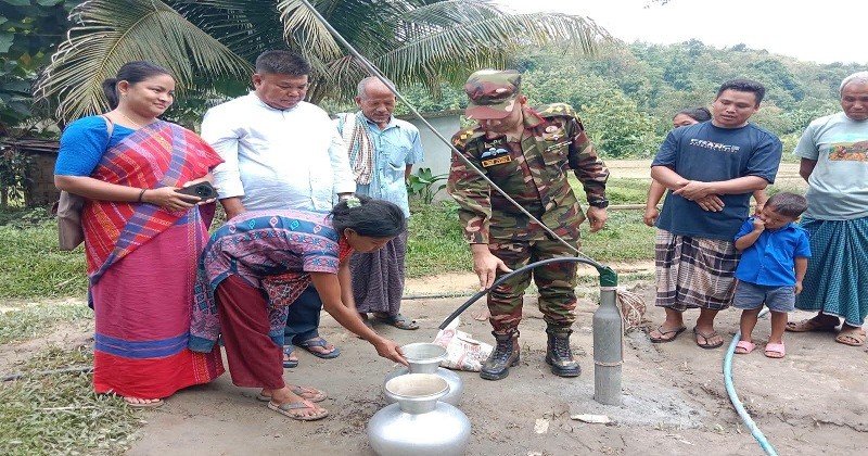 দীঘিনালায় সেনাবাহিনীর উদ্যোগে ৪ শতাধিক মানুষের জন্য স্থায়ী বিশুদ্ধ পানির ব্যবস্থা