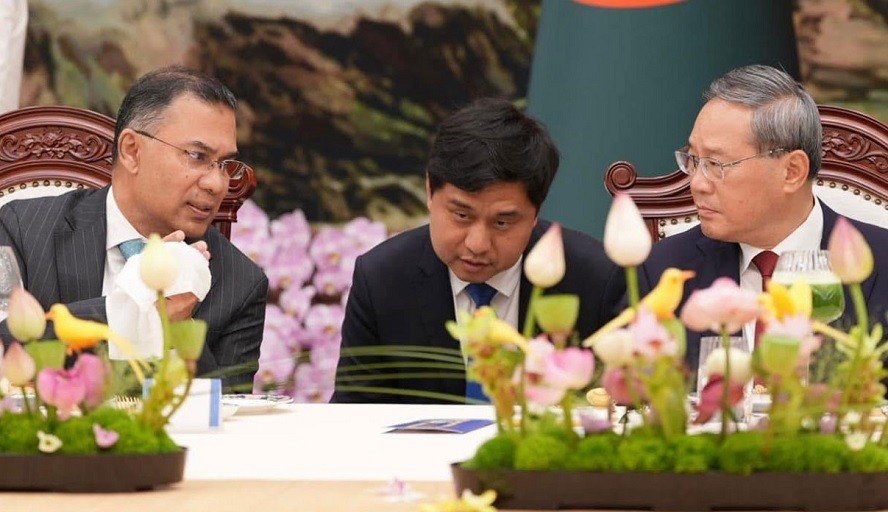 চীনের প্রধানমন্ত্রীর সঙ্গে দ্বিপক্ষীয় বৈঠকে প্রধানমন্ত্রী তারেক রহমান