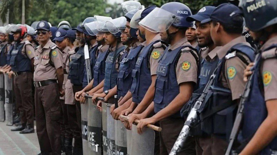 পুলিশের পোশাকে আবারও পরিবর্তন, প্রজ্ঞাপন জারি