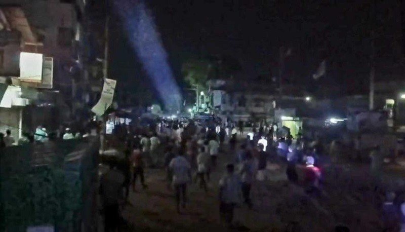 ব্রাহ্মণবাড়িয়ায় টর্চ লাইট জ্বালিয়ে দুই গ্রামবাসীর সংঘর্ষ, নিহত ১