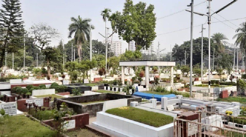 কবর প্রতিদিন মানুষের কাছে যেসব অনুরোধ করে