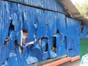 মাদক ব্যবসায়ীর বাড়িতে ভাঙচুর