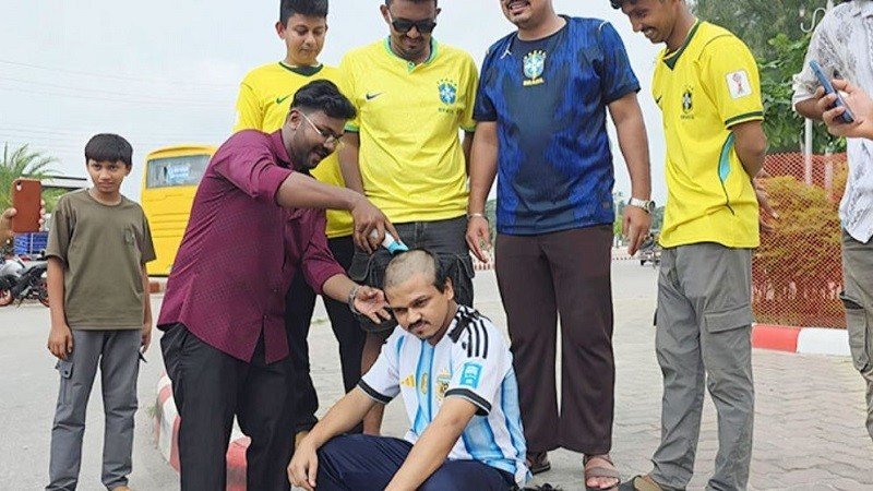 ঘোষণা দিয়ে মাথা ন্যাড়া করলেন আর্জেন্টিনা সমর্থক, রাখলেন কথা
