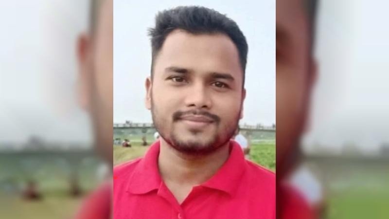 প্রেমিকের বাড়িতে তরুণীর অনশন, কুমিল্লায় তোলপাড়