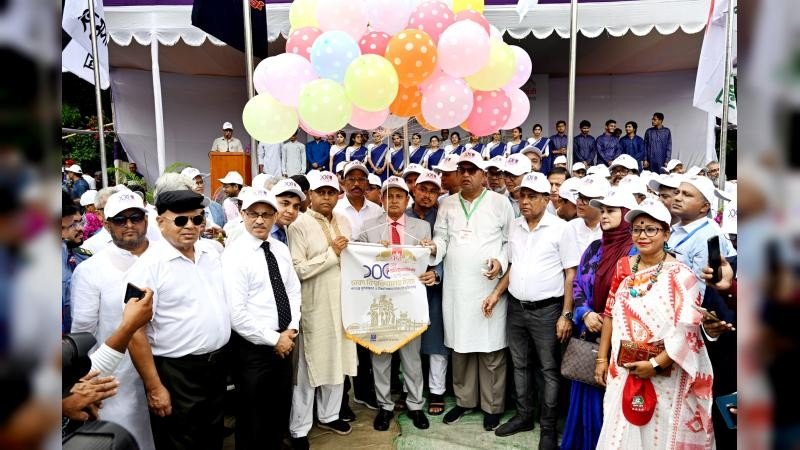 উৎসব মুখর পরিবেশে ঢাকা বিশ্ববিদ্যালয় দিবস উদযাপন