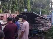 সরিষাবাড়ী হাসপাতালের মালামাল বিক্রির সময় ব্যবসায়ী আটক