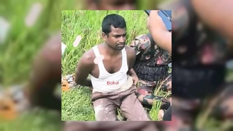 জয়পুরহাট সীমান্তে স্বর্ণ চোরাকারবারি আটক