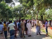 মসজিদের জায়গা নিয়ে দুই পক্ষের রক্তক্ষয়ী সংঘর্ষ, আহত ১০