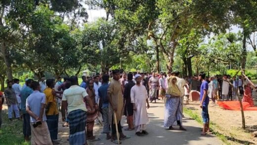 মসজিদের জায়গা নিয়ে দুই পক্ষের রক্তক্ষয়ী সংঘর্ষ, আহত ১০