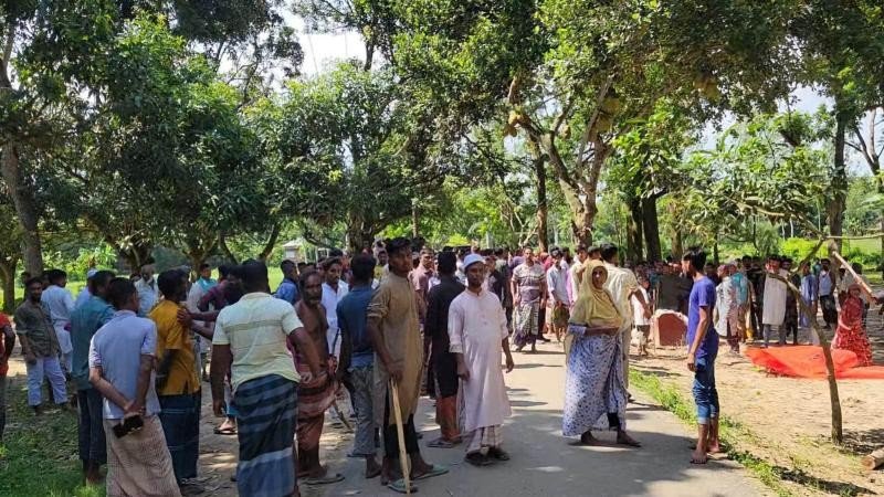 মসজিদের জায়গা নিয়ে দুই পক্ষের রক্তক্ষয়ী সংঘর্ষ, আহত ১০