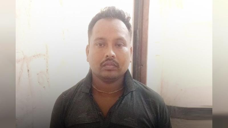 বগুড়ায় ৪ কেজি ১০০ গ্রাম গাঁজাসহ মাদক ব্যবসায়ী গ্রেপ্তার