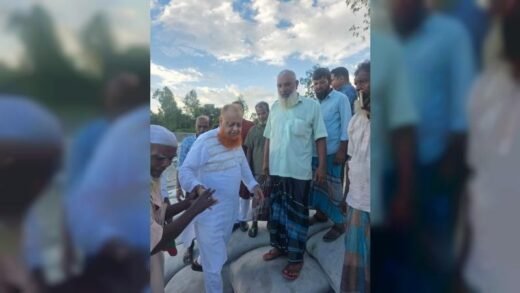 কালিগঙ্গা ও যমুনায় জিও ব্যাগ ডাম্পিং কাজের অগ্রগতি পরিদর্শনে এমপি লাভলু